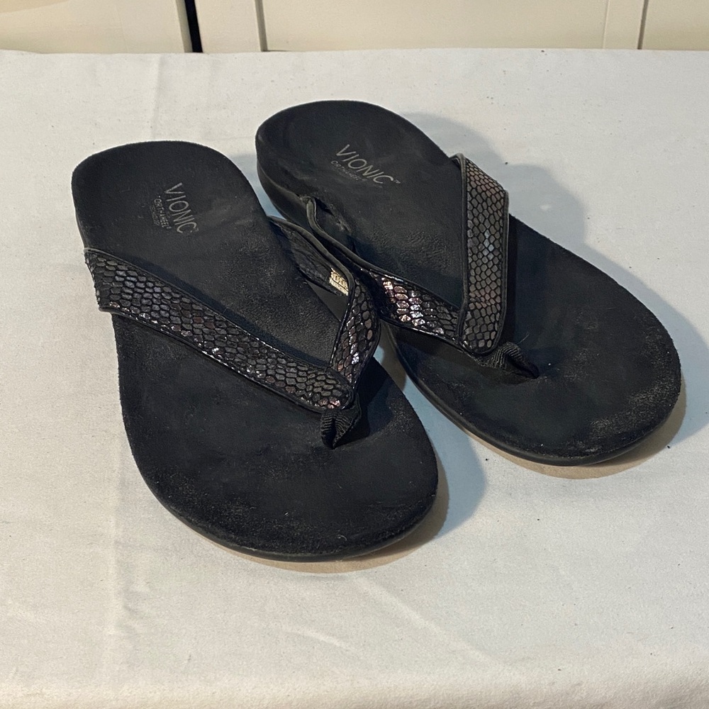 Vionic Selena Black Textured Women's Sandals Thongs